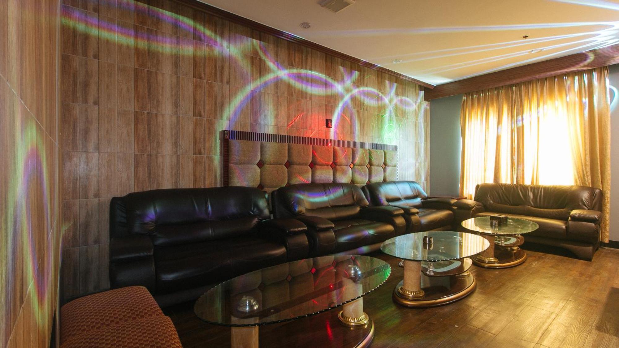 Reddoorz Premium At Jjimjbang Hotel Spa Manila Kültér fotó