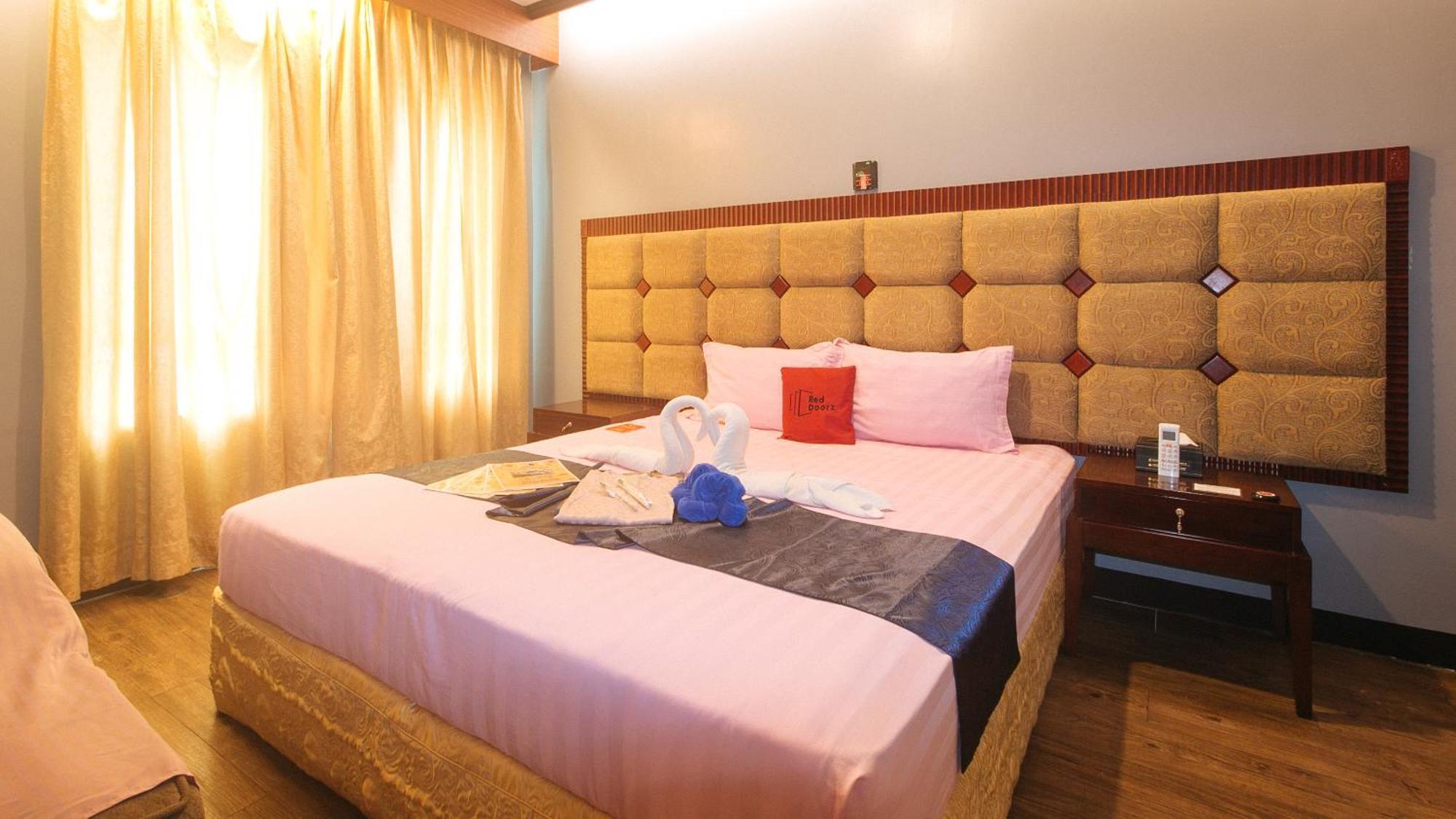 Reddoorz Premium At Jjimjbang Hotel Spa Manila Kültér fotó