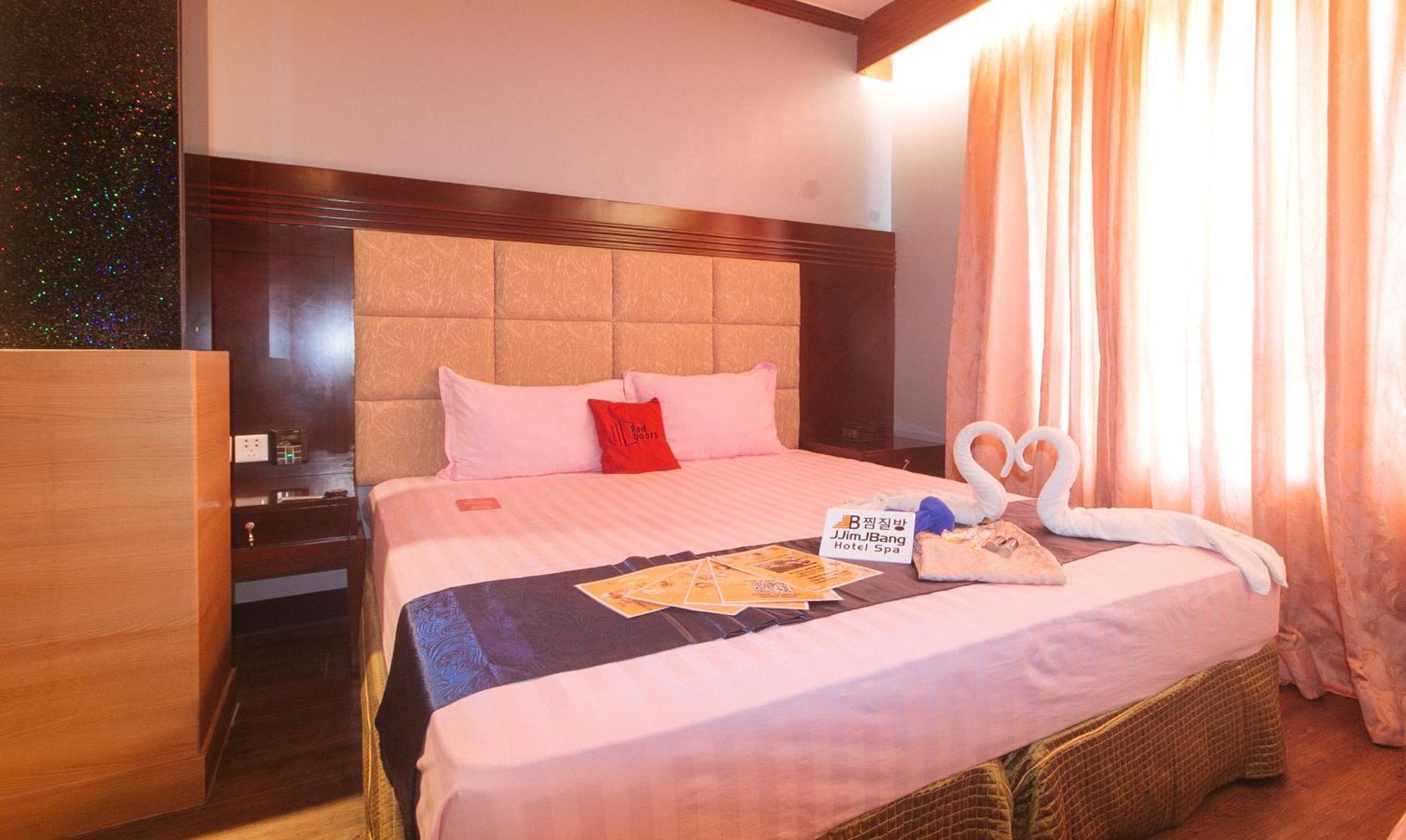 Reddoorz Premium At Jjimjbang Hotel Spa Manila Kültér fotó